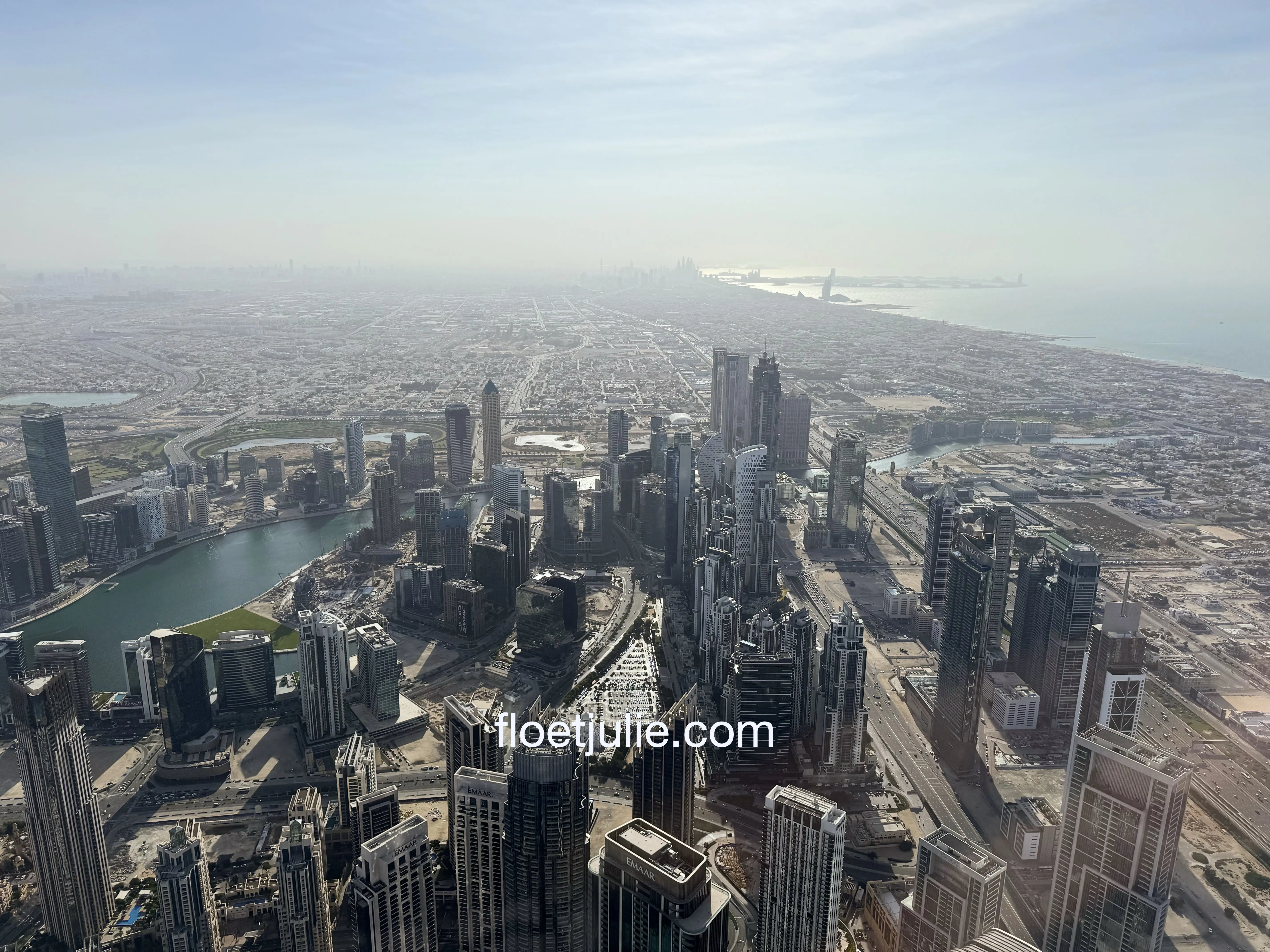 Downtown Dubai et Business Bay vue depuis le Burj Khalifa
