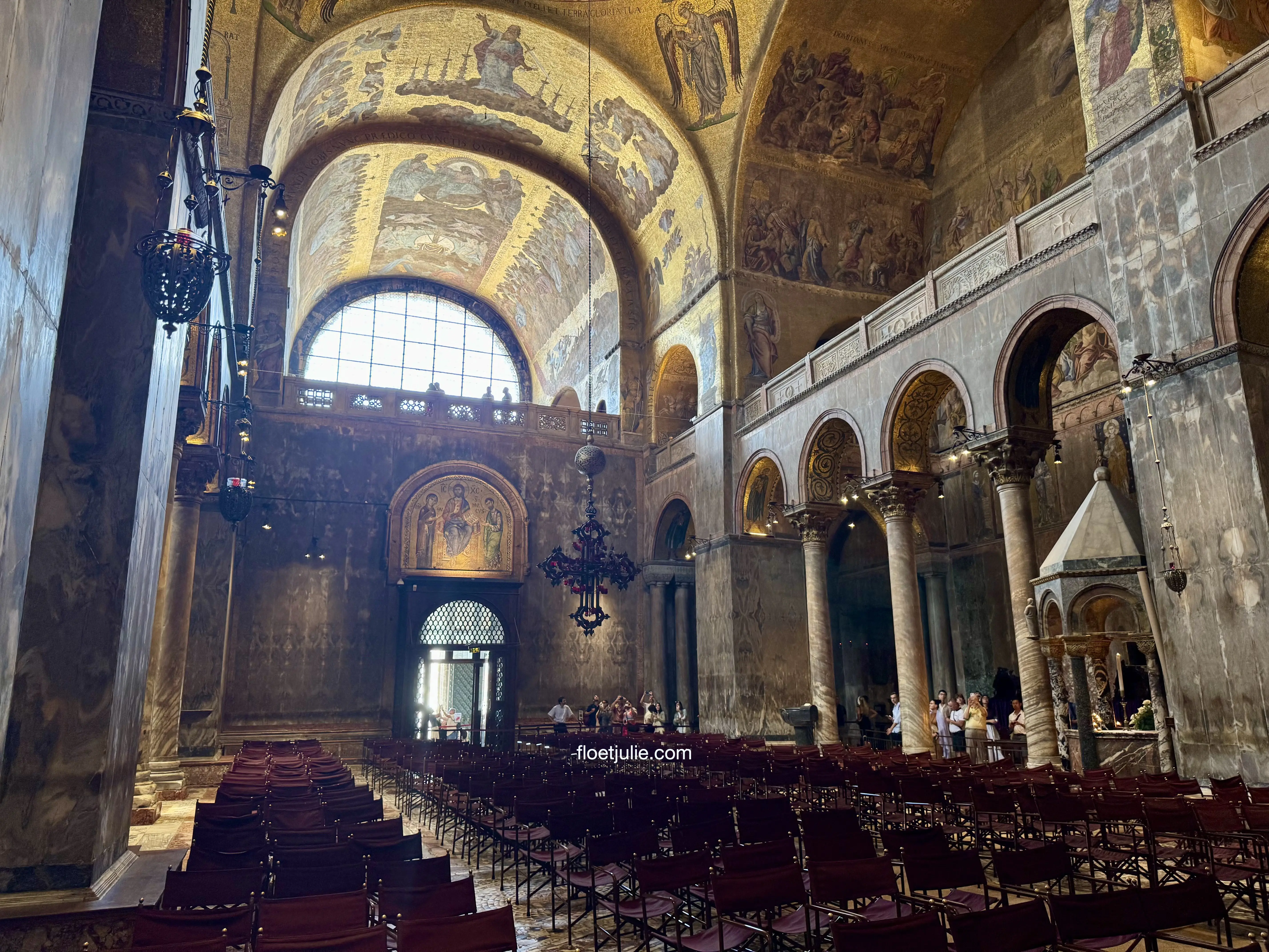 interieur basilique