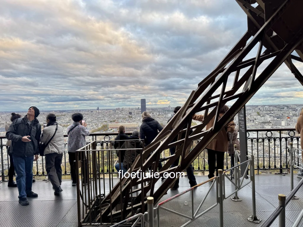 Monter au 2eme étage de la Tour Eiffel